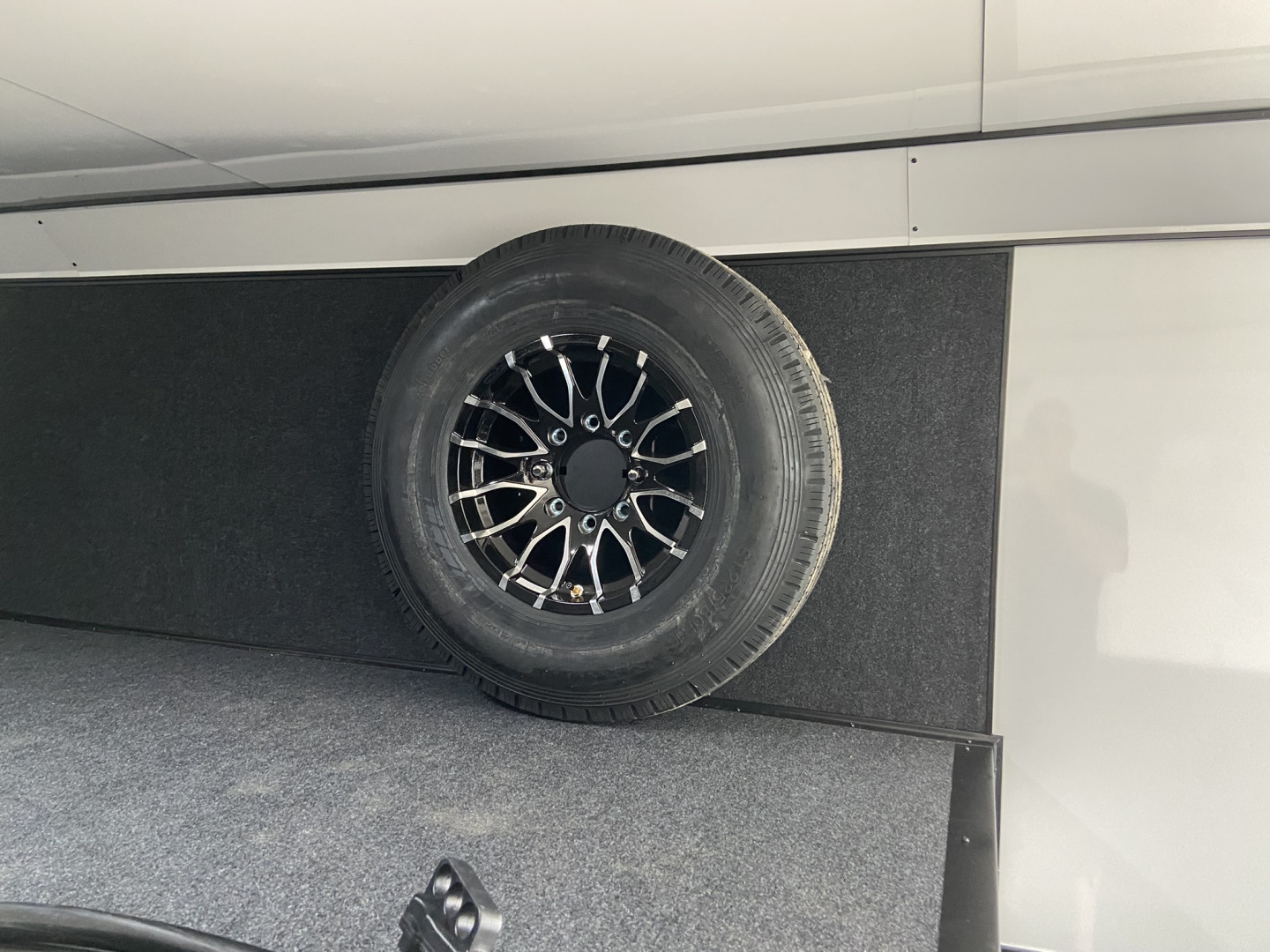 New United USHGN 48' Enclosed Trailer