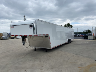 New United USHGN 48' Enclosed Trailer