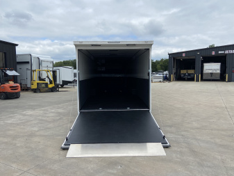 New United USHGN 48' Enclosed Trailer