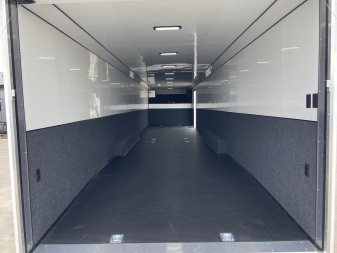 New United USHGN 48' Enclosed Trailer