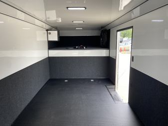 New United USHGN 48' Enclosed Trailer