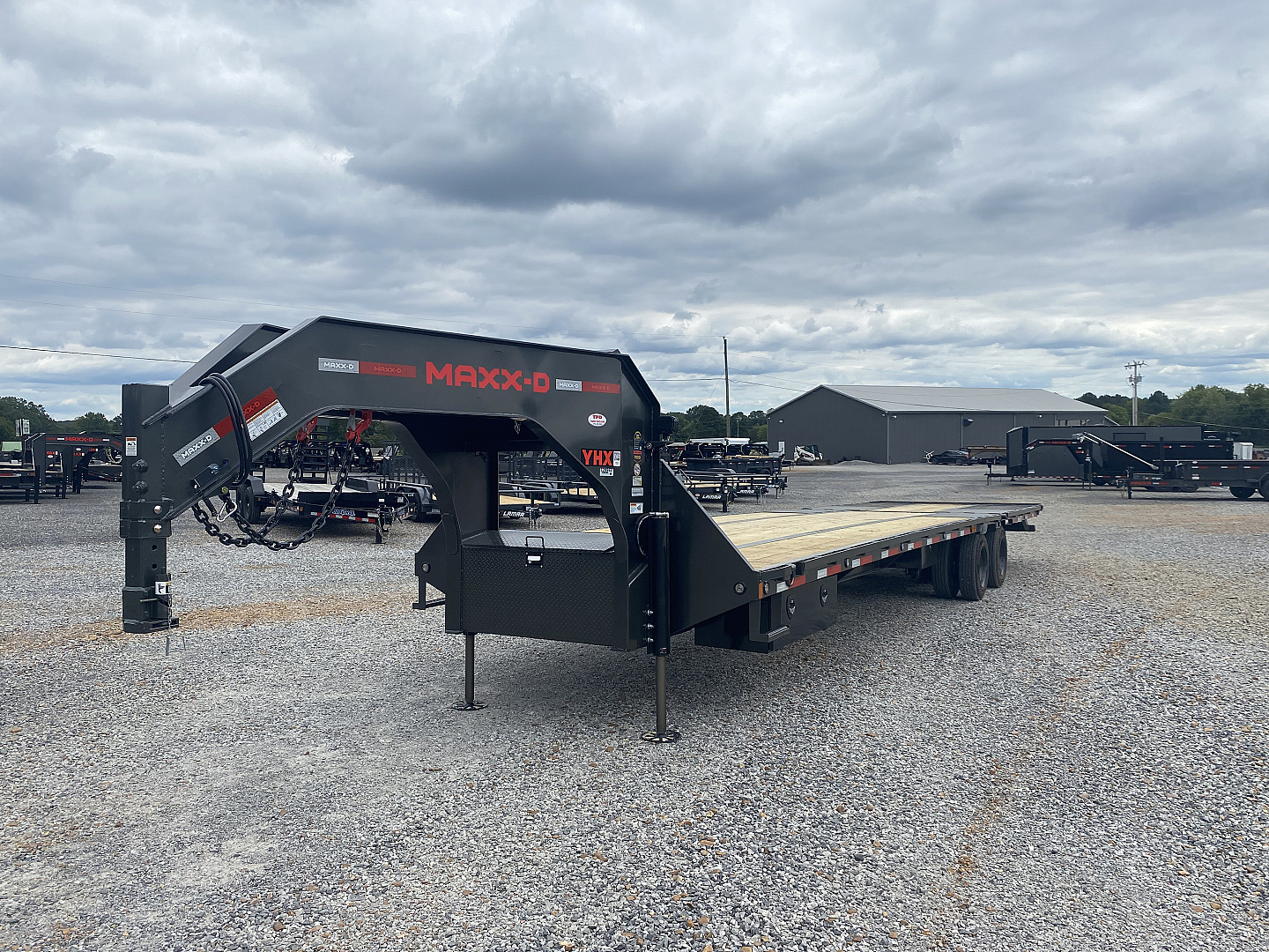 New 2026 MAXXD 102"X36' 40K *ENGINEERED FRAME* HYD DOVE Gooseneck Flatbed Trailer
