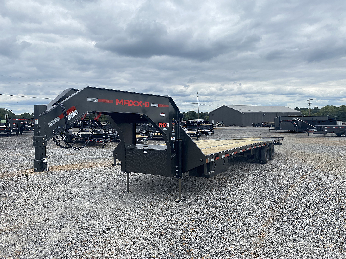 New 2026 MAXXD 102"X36' 40K *ENGINEERED FRAME* HYD DOVE Gooseneck Flatbed Trailer