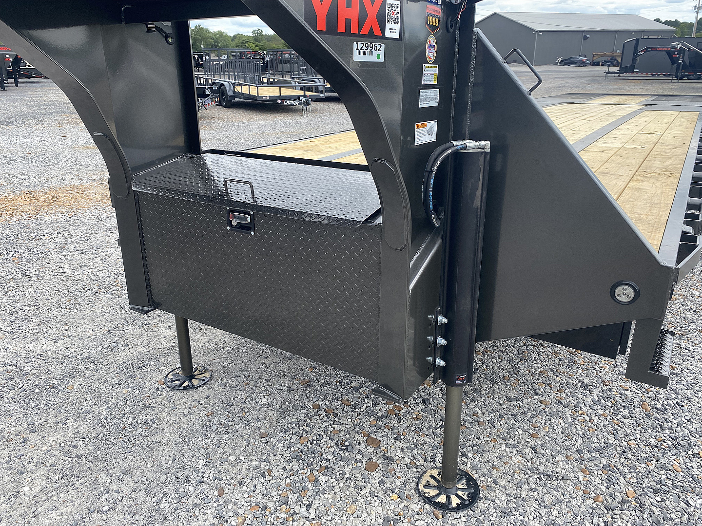 New 2026 MAXXD 102"X36' 40K *ENGINEERED FRAME* HYD DOVE Gooseneck Flatbed Trailer