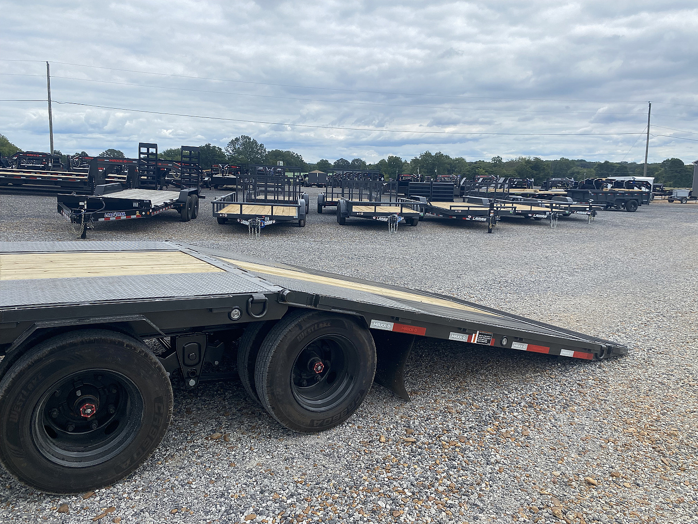 New 2026 MAXXD 102"X36' 40K *ENGINEERED FRAME* HYD DOVE Gooseneck Flatbed Trailer