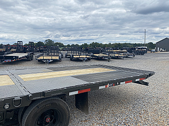 New 2026 MAXXD 102"X36' 40K *ENGINEERED FRAME* HYD DOVE Gooseneck Flatbed Trailer