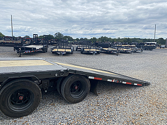 New 2026 MAXXD 102"X36' 40K *ENGINEERED FRAME* HYD DOVE Gooseneck Flatbed Trailer