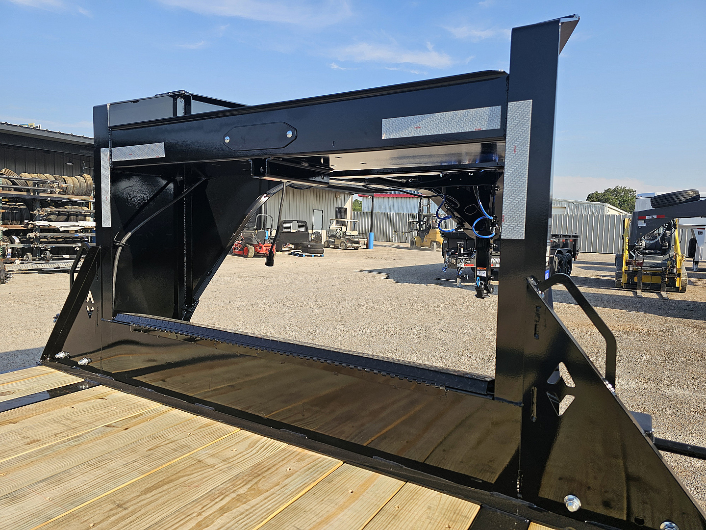 New 2026 Diamond C Trailers FMAX208 102X30MR Gooseneck Bodies