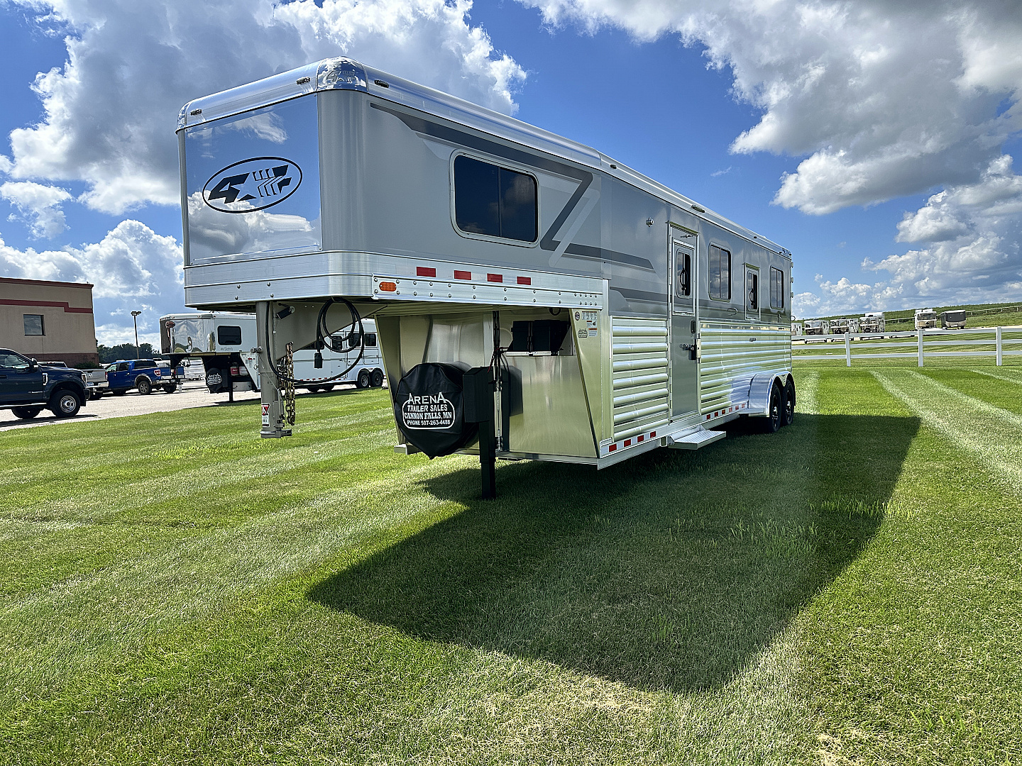 New 2026 4-Star Trailers 2+1 GN Horse Trailer