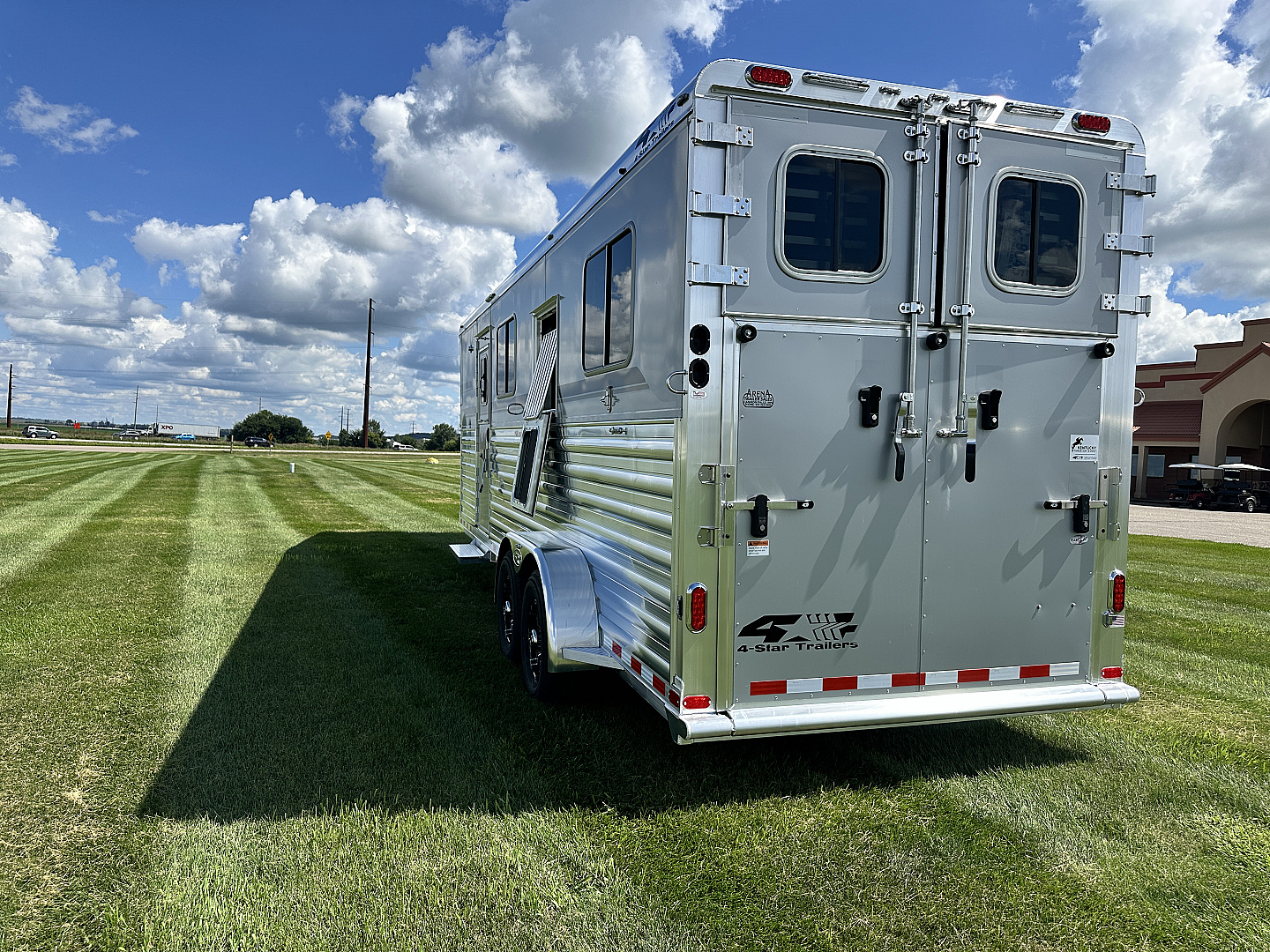 New 2026 4-Star Trailers 2+1 GN Horse Trailer