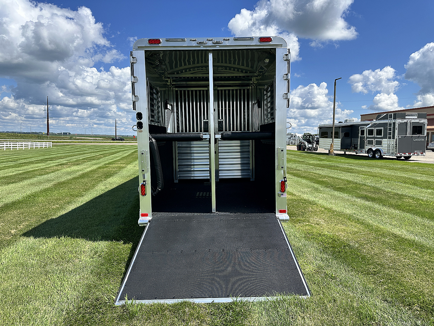 New 2026 4-Star Trailers 2+1 GN Horse Trailer