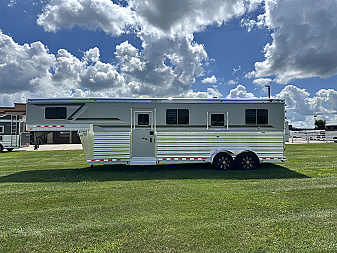 New 2026 4-Star Trailers 2+1 GN Horse Trailer