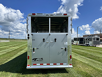 New 2026 4-Star Trailers 2+1 GN Horse Trailer