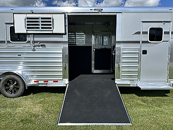 New 2026 4-Star Trailers 2+1 GN Horse Trailer