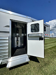 New 2026 4-Star Trailers 2+1 GN Horse Trailer