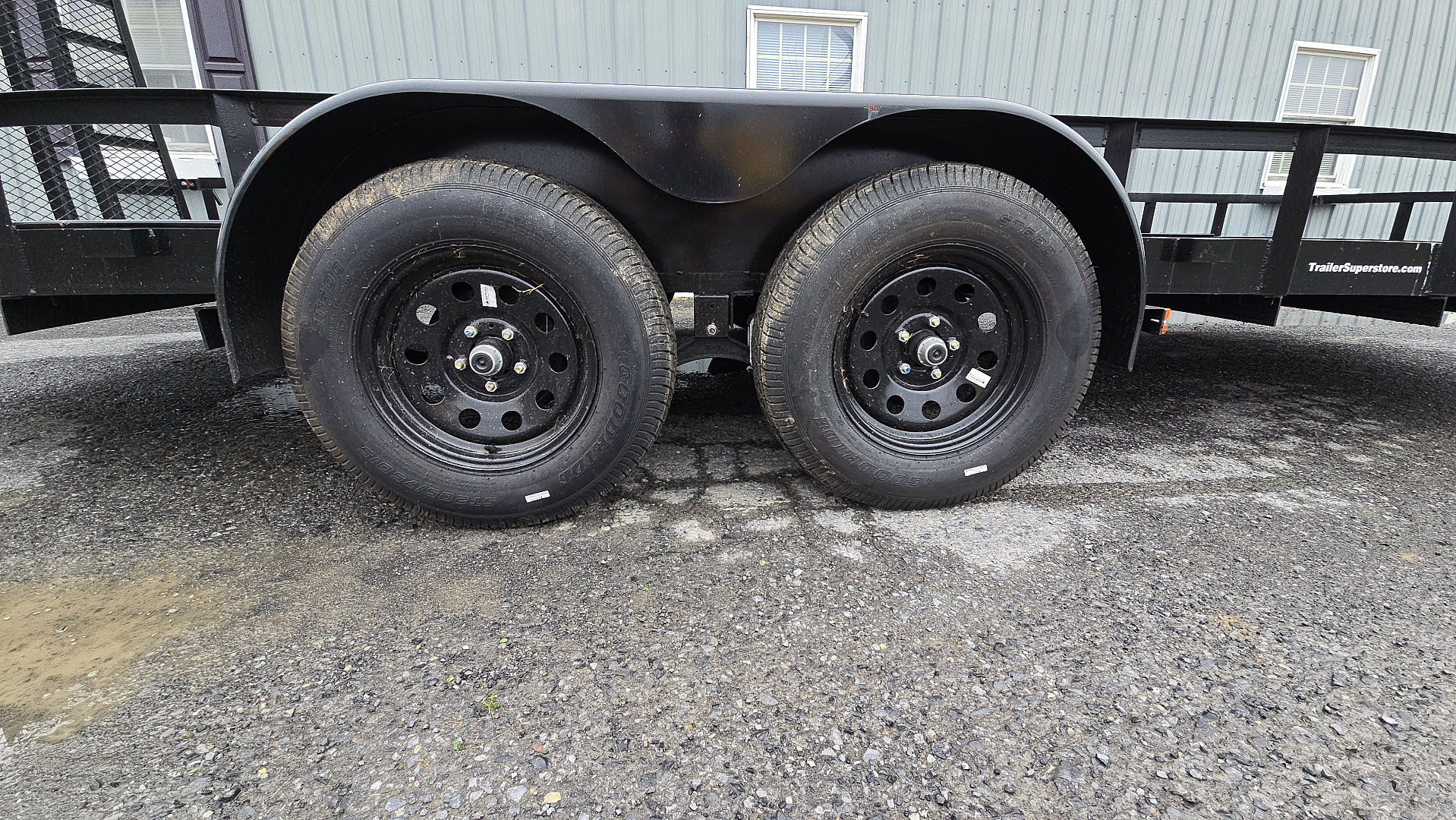 Used Carry-On Utility Trailer / 7000 GVWR / 81.5"x20'
