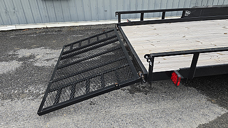 Used Carry-On Utility Trailer / 7000 GVWR / 81.5"x20'