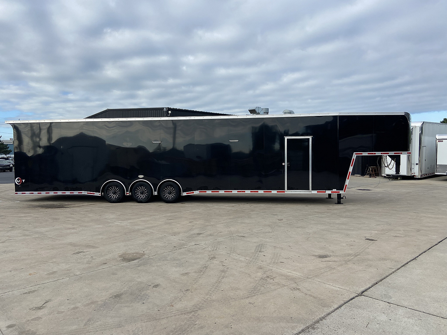 Used United 2025 UXGN 46' Car Trailer