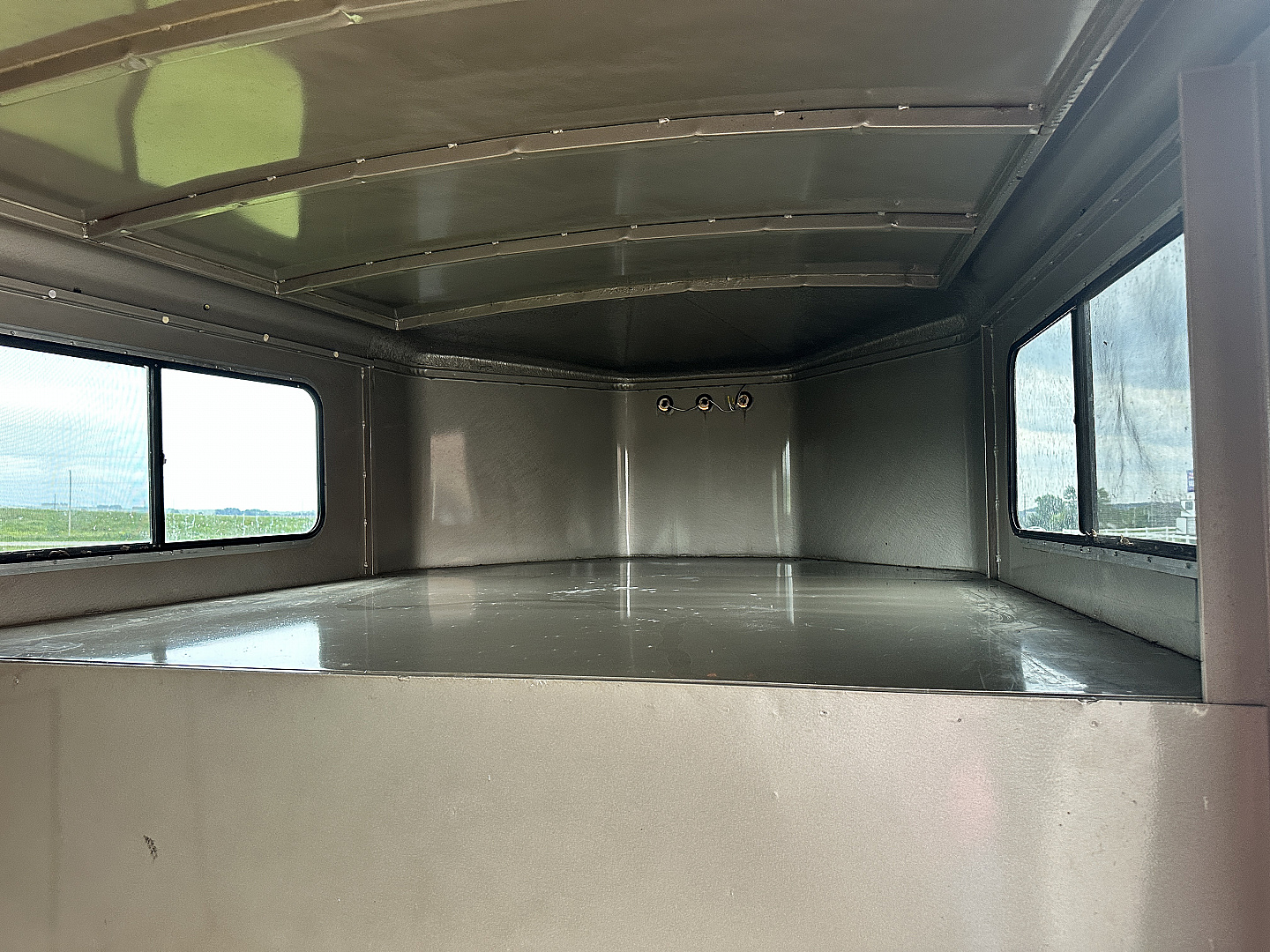Used 2002 Titan Trailer 28' GN Stock / Stock Combo Trailer
