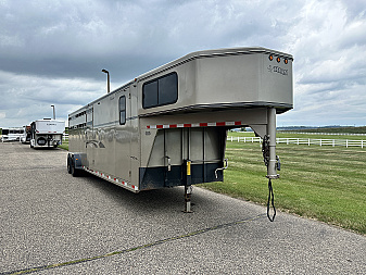Used 2002 Titan Trailer 28' GN Stock / Stock Combo Trailer