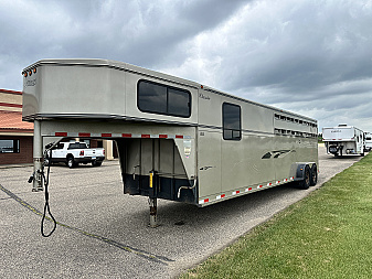 Used 2002 Titan Trailer 28' GN Stock / Stock Combo Trailer