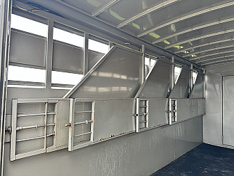Used 2002 Titan Trailer 28' GN Stock / Stock Combo Trailer
