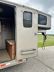 Used 2002 Titan Trailer 28' GN Stock / Stock Combo Trailer