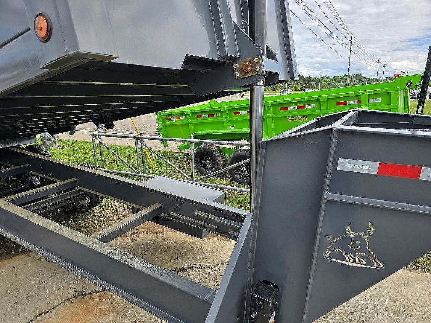 New 2026 Iron Bull DMG 20' 10K HYD JACK GN DUMP Dump Trailer