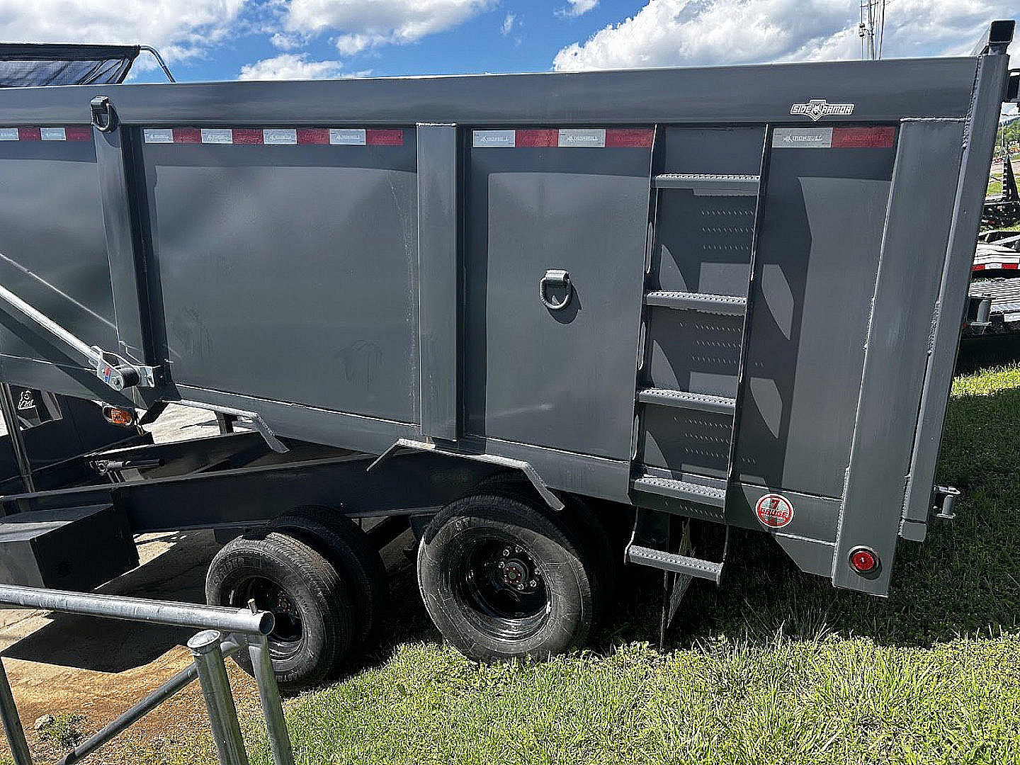 New 2026 Iron Bull DMG 20' 10K HYD JACK GN DUMP Dump Trailer