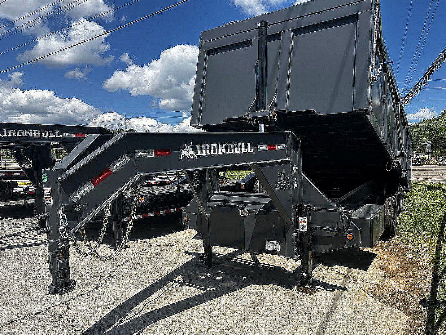 New 2026 Iron Bull DMG 20' 10K HYD JACK GN DUMP Dump Trailer