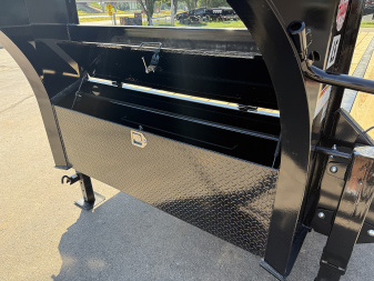 New 2026 PJ 102"x30' GN Low-Pro Flatbed w/ Singles - LS