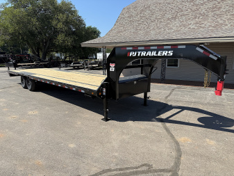 New 2026 PJ 102"x30' GN Low-Pro Flatbed w/ Singles - LS