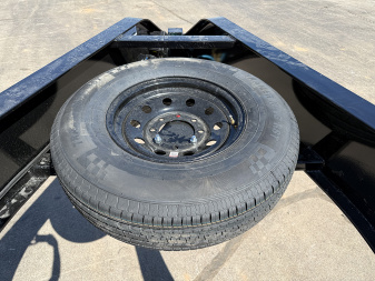 New 2026 PJ 102"x30' GN Low-Pro Flatbed w/ Singles - LS