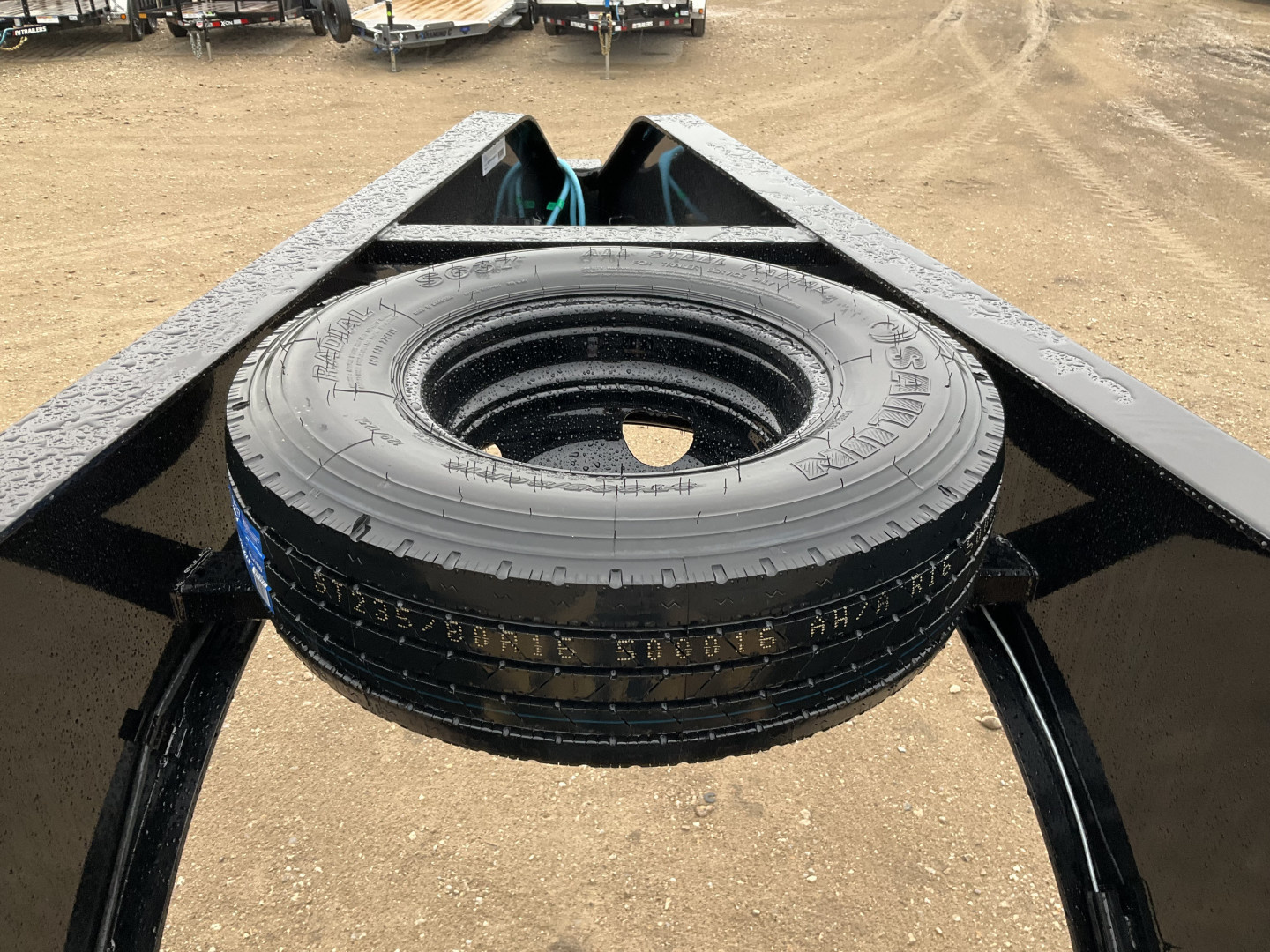 New 2026 PJ 102"x40' GN Low-Pro Air-Ride Flatbed w/ Duals - LD