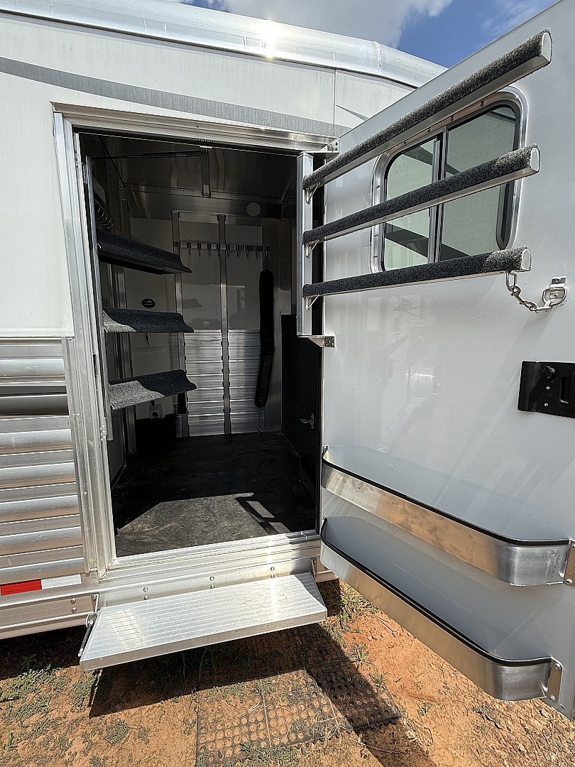 Used 2024 4-Star Trailers 2+1 Air Ride WERM Horse Trailer