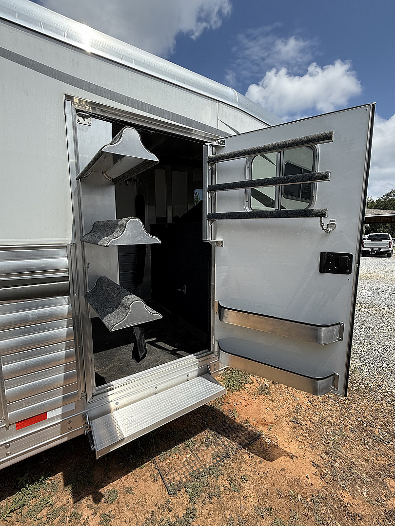 Used 2024 4-Star Trailers 2+1 Air Ride WERM Horse Trailer