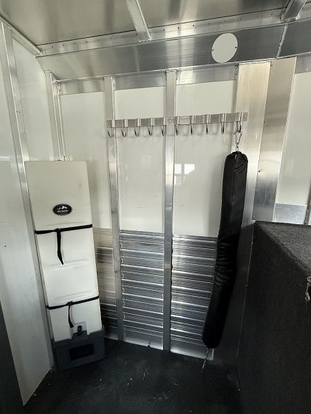 Used 2024 4-Star Trailers 2+1 Air Ride WERM Horse Trailer