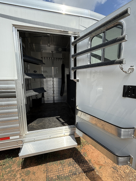 Used 2024 4-Star Trailers 2+1 Air Ride WERM Horse Trailer
