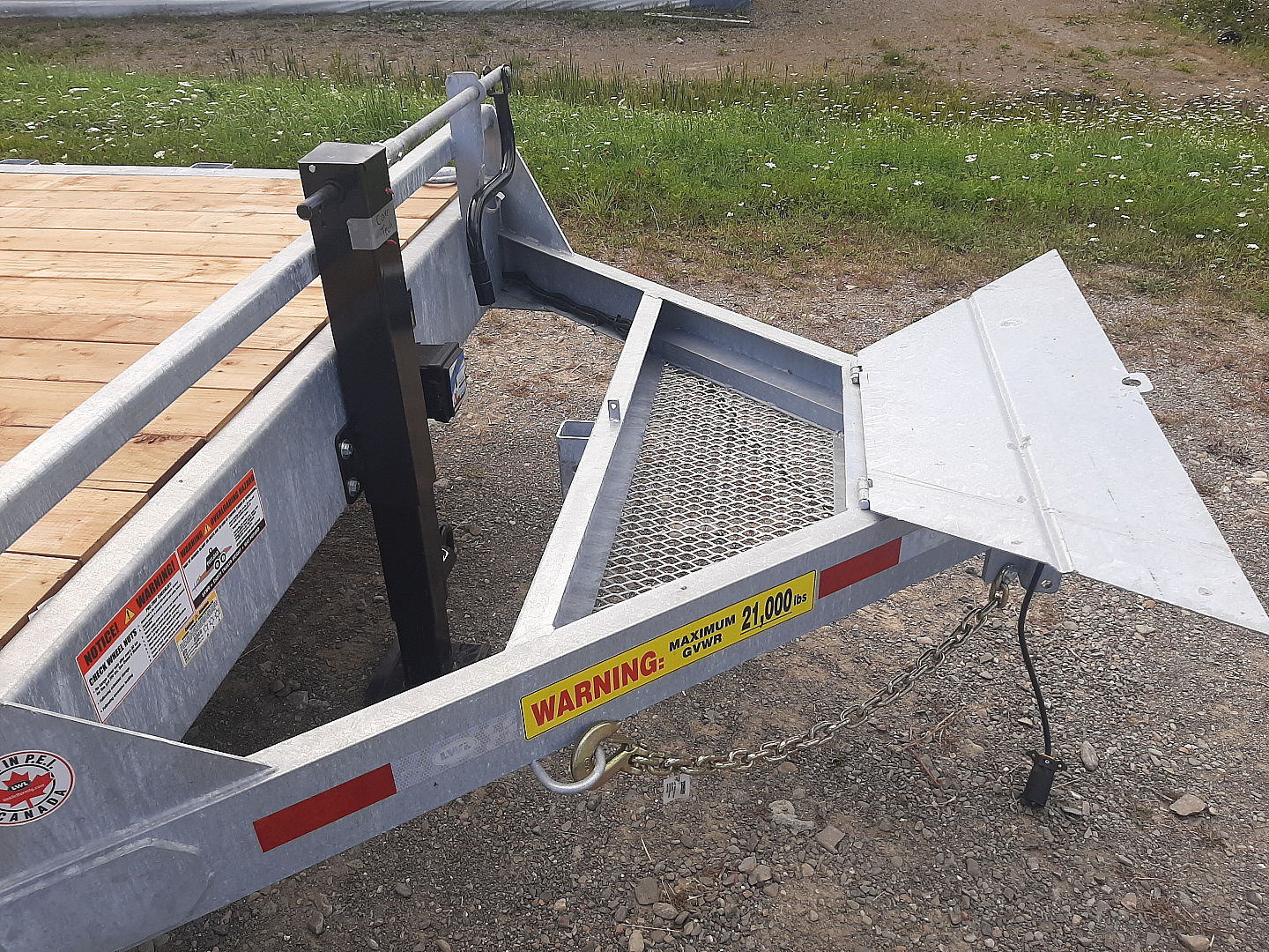 New 2026 LWL Trailers 22' Triaxle Split Tilt Equipment Trailer