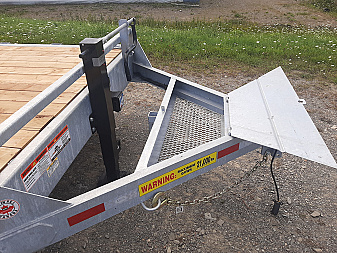 New 2026 LWL Trailers 22' Triaxle Split Tilt Equipment Trailer