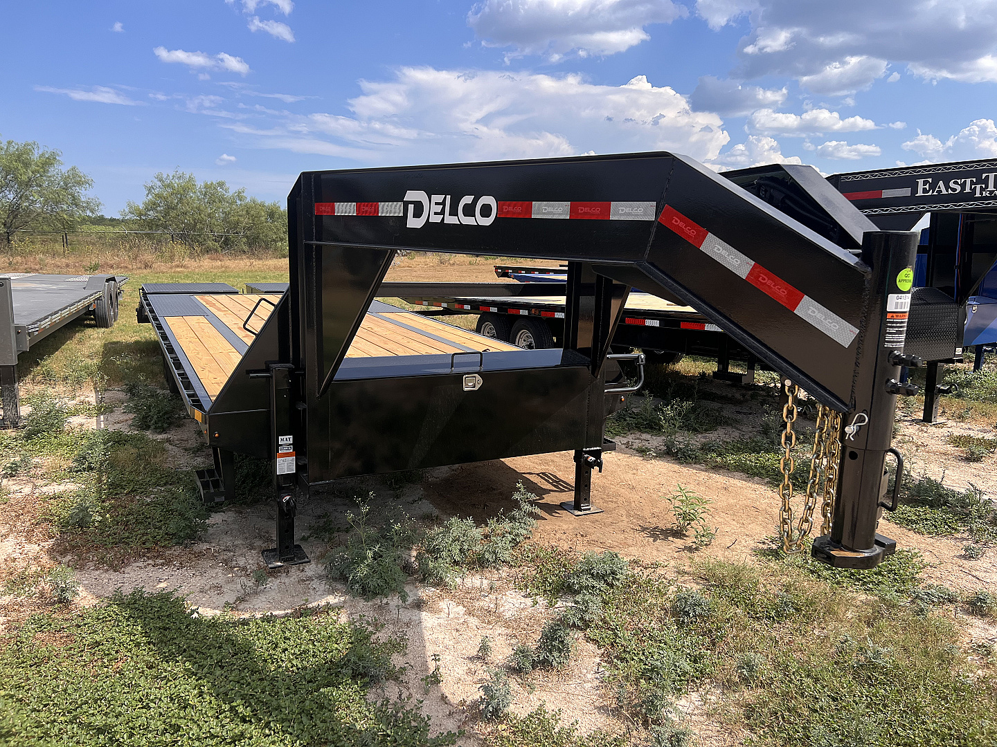 New 2026 Delco Trailers 102x25ft Gooseneck Flatbed Trailer
