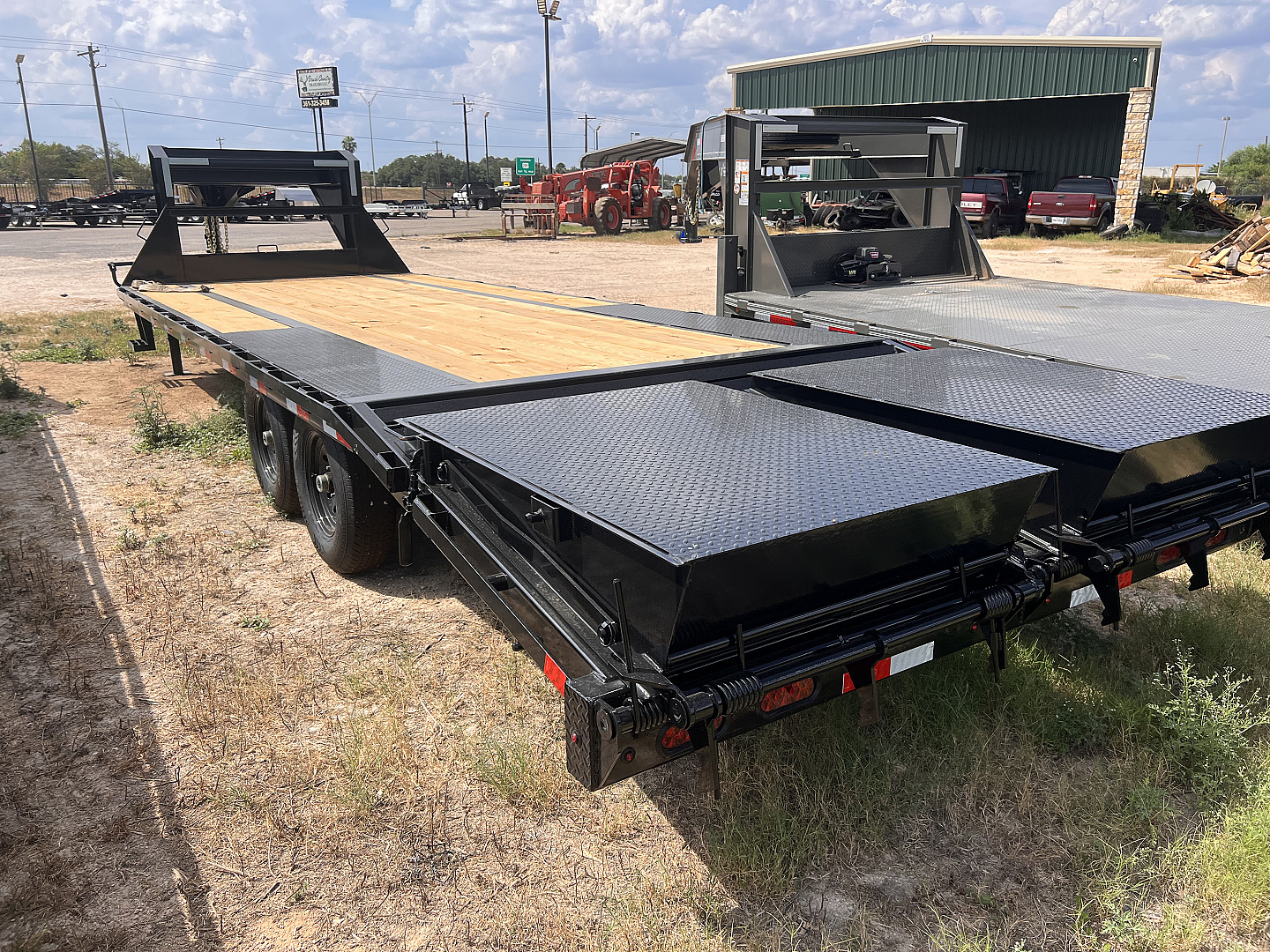 New 2026 Delco Trailers 102x25ft Gooseneck Flatbed Trailer