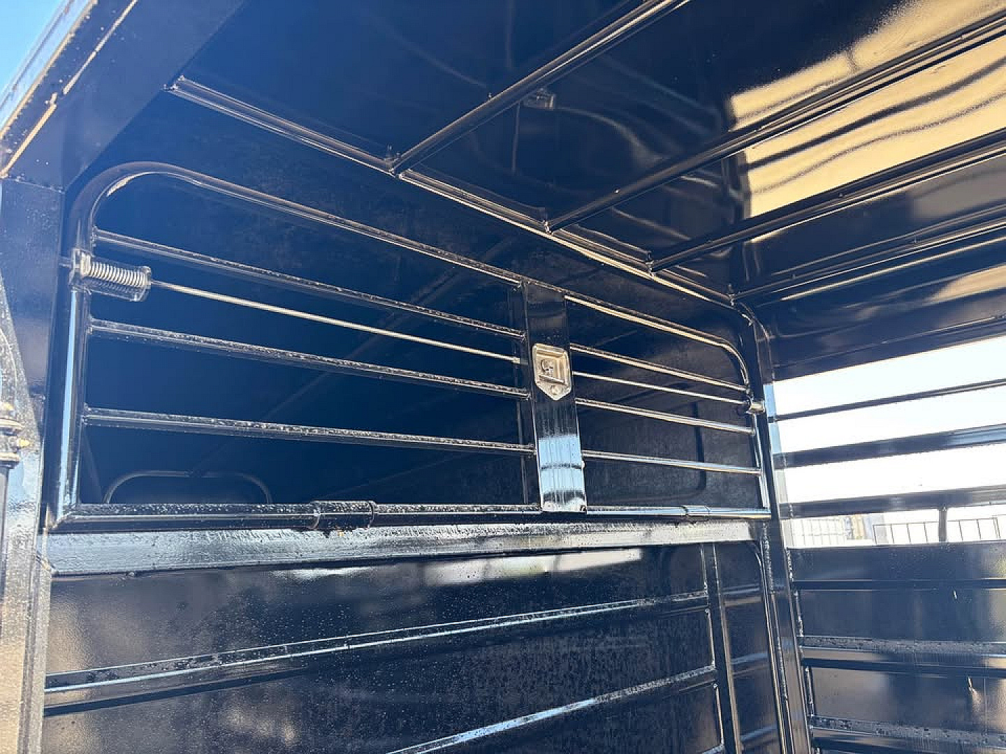 New 2025 GR Trailers 16' Gooseneck Metal Half Top Horse