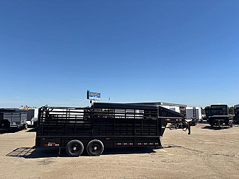New 2025 GR Trailers 16' Gooseneck Metal Half Top Horse