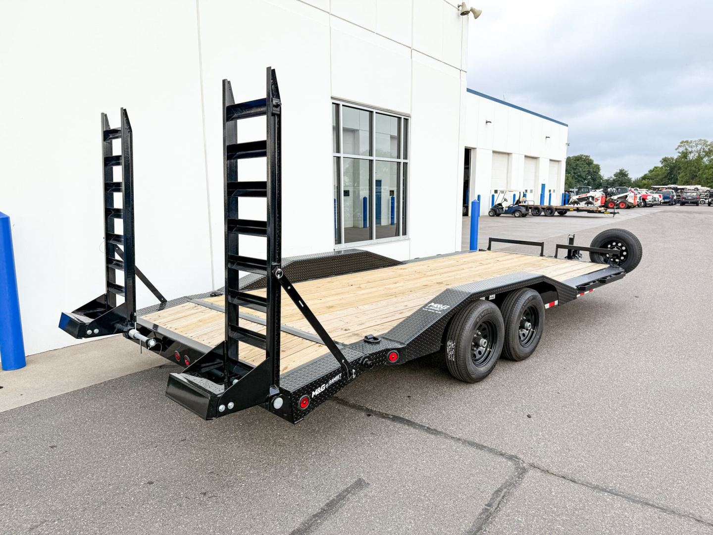 New ETB 102X20 (18+2) 10K WIDE BODY EQUIPMENT TRAILER-BLACK