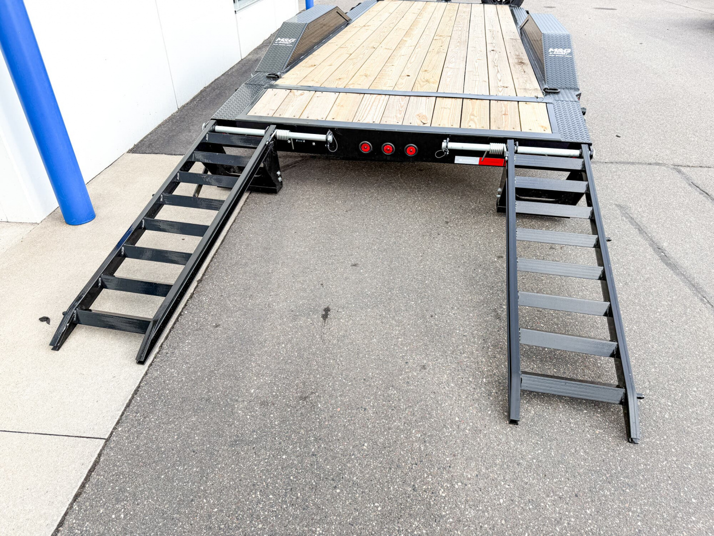 New ETB 102X20 (18+2) 10K WIDE BODY EQUIPMENT TRAILER-BLACK