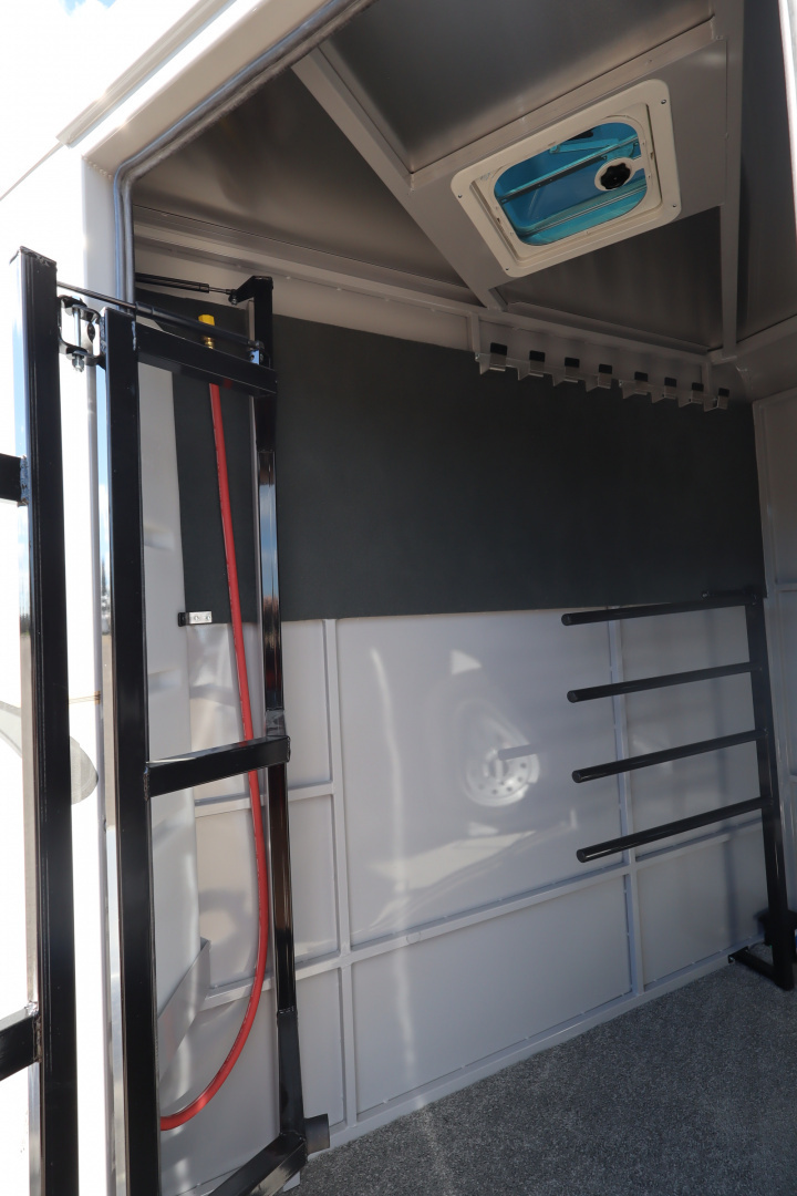 New 2026 Trails West Adventure MX 2 Horse BP Horse Trailer