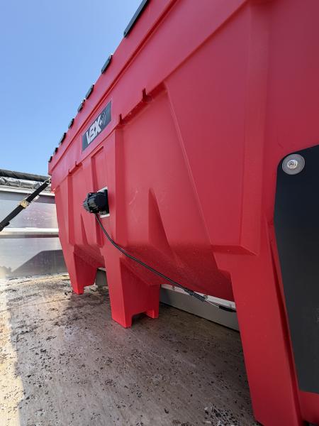New 2026 BOSS (VBX8000+) 2 cu yd Poly Hopper Spreader w/ Auger