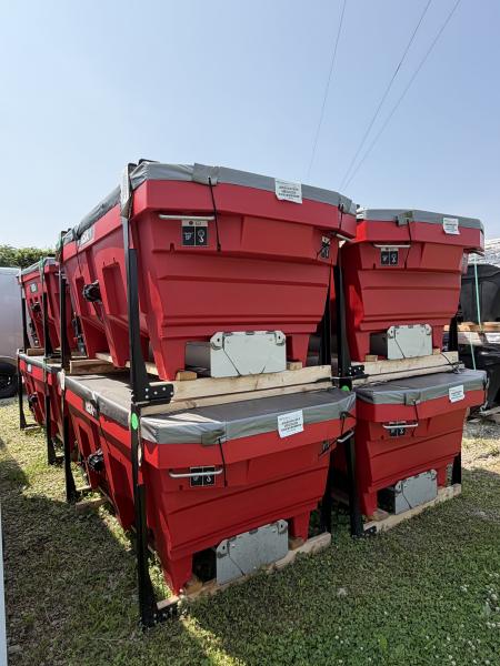 New 2026 BOSS 3 cu yd Poly (VBX9000+) Hopper Salt Spreader