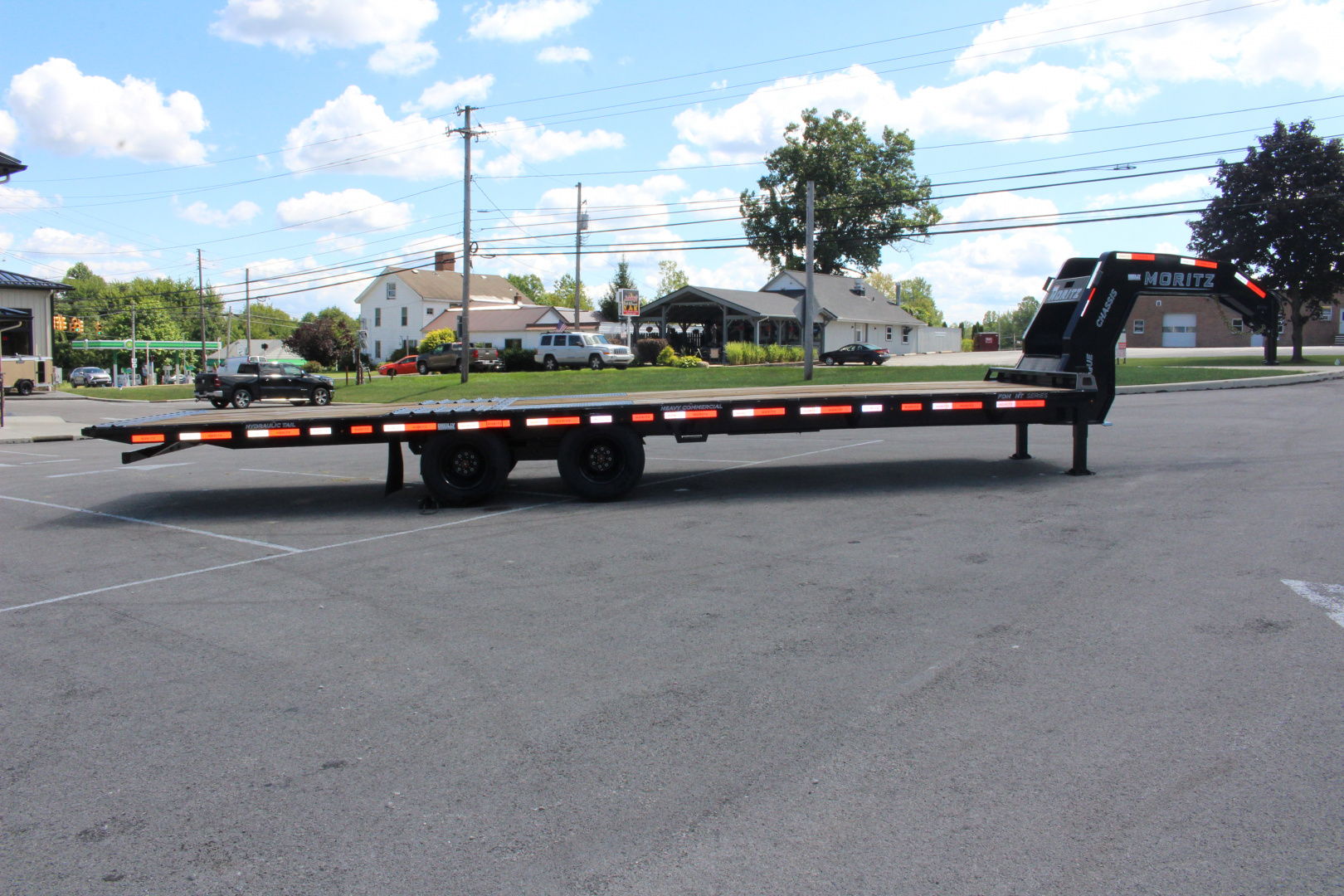 New 2025 Moritz FDGH Hydraulic Tail 30' GOOSENECK Deckover Flatbed Trailer- 22900# GVW